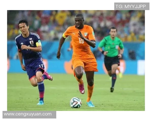 亚亚图雷驰骋绿茵场的巅峰时刻展现足球王者风范